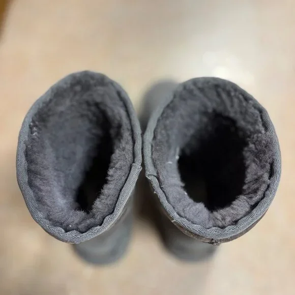 EXCELLENT UGG Classic Short II Suede Boots Gray Twinface Sheepskin Lining 6 - Picture 6 of 13